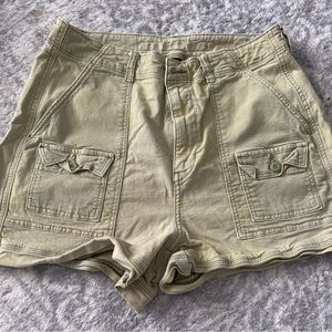 American Eagle Outfitters Khaki Cargo high rise - 90s Boyfriend Shorts size 10